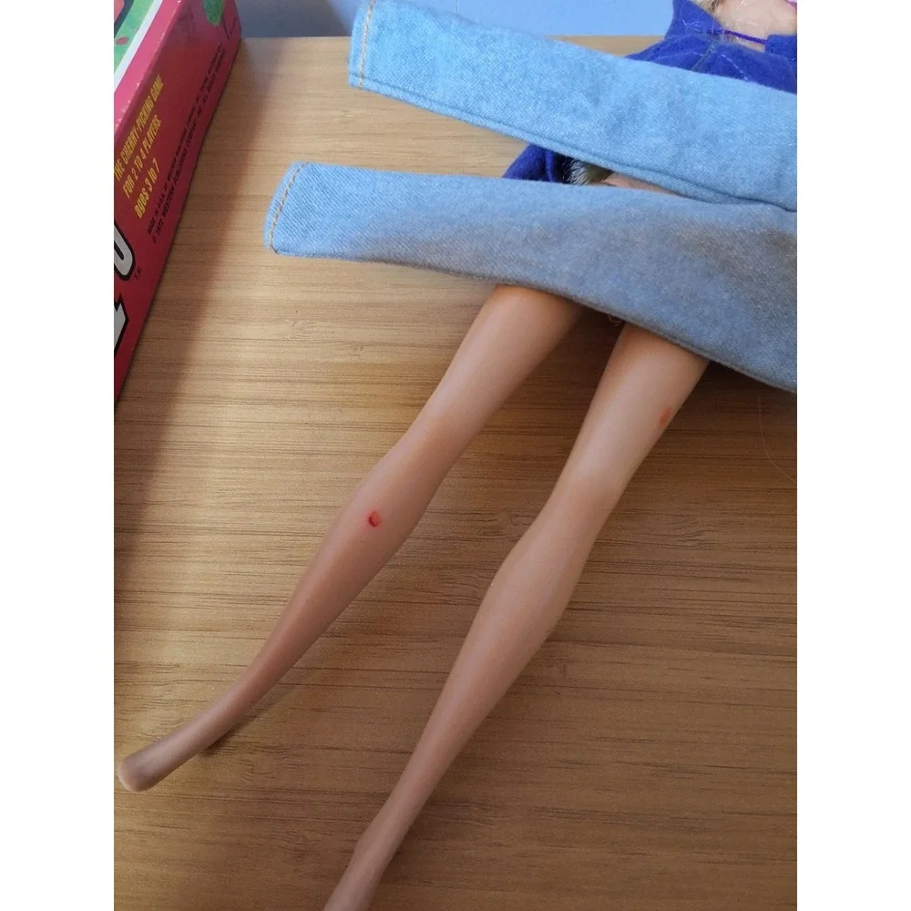 1999 Mattel Barbie Doll With Belly Chain. Comes With Outfit And Boots. Vintage